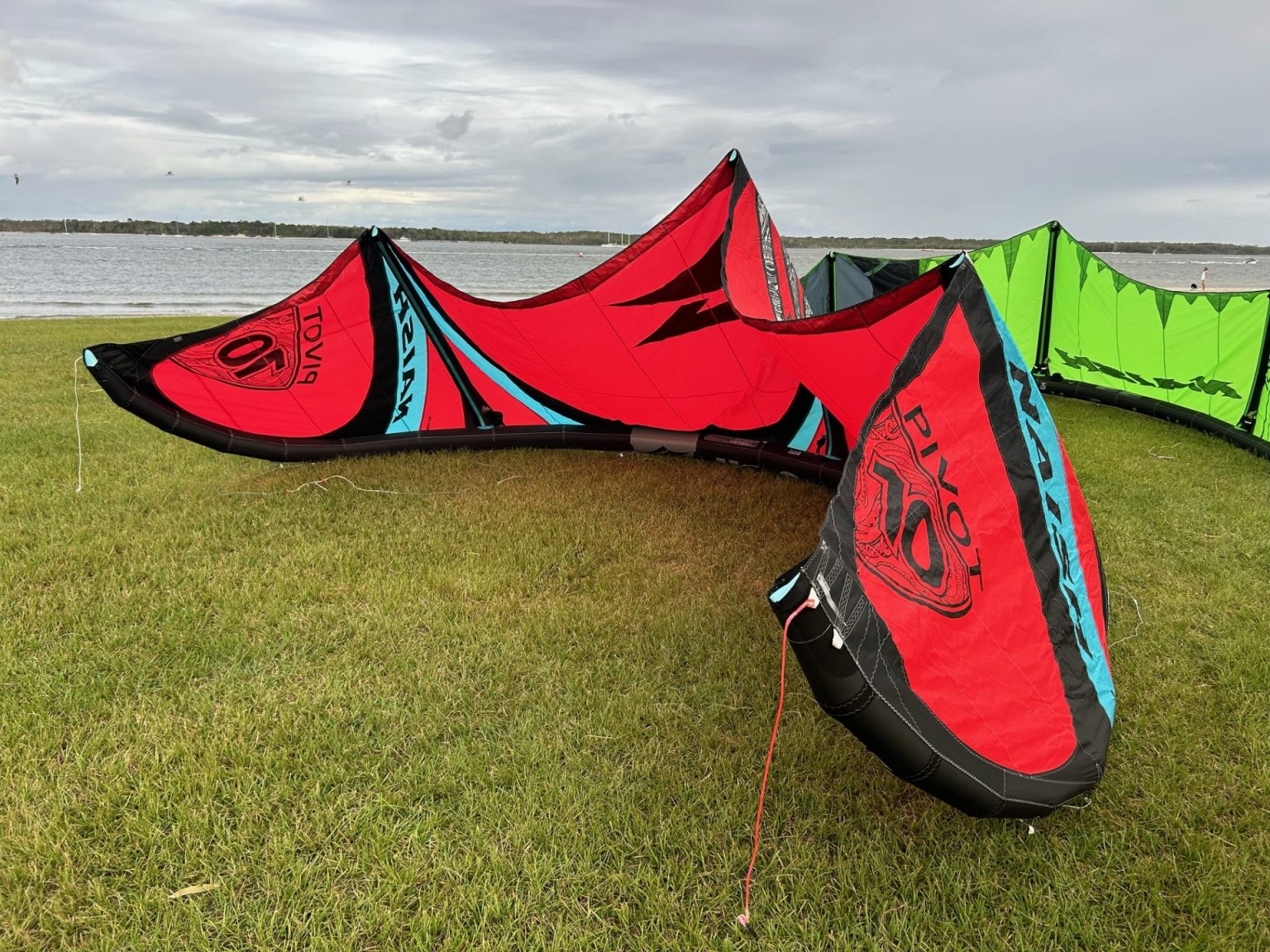 Naish Pivot S27 10m very new - Naish Authorized Dealer - Gold Coast ...